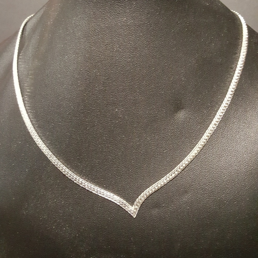 Silver V-Point Herringbone 17" Necklace